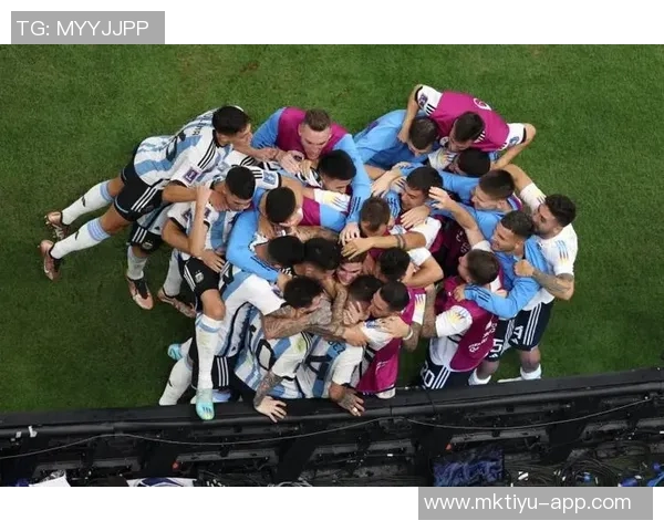 恩佐与罗梅罗重聚国家队兄弟情深共享马黛茶时光