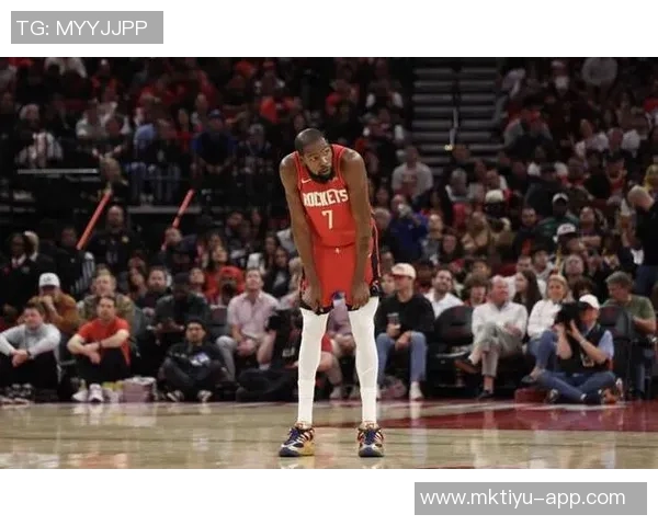 火箭队防守失控五名球员遭遇犯规危机杜兰特等人纷纷领罚 火箭队防守失控五名球员遭遇犯规危机杜兰特等人纷纷领罚