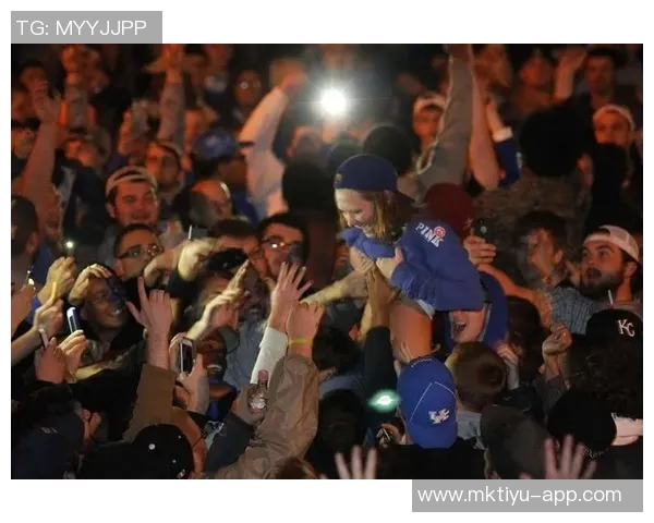 德国球迷组织警告加强球场安全措施可能引发更大规模抗议活动