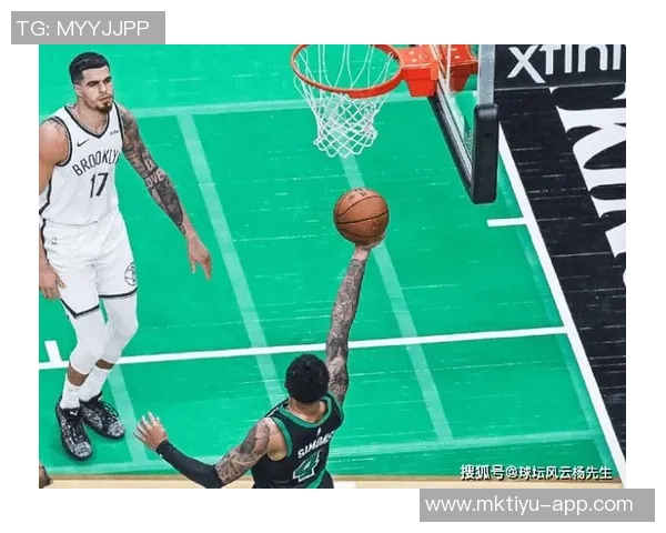 克拉克斯顿虽砍下16分12板8助却难阻球队失利无力回天的悲壮表现