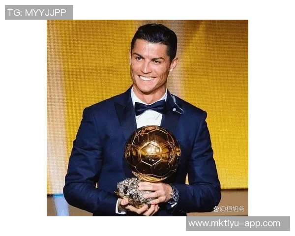 皇马致敬迪斯蒂法诺超级金球奖获奖36周年独一无二的历史传奇 皇马致敬迪斯蒂法诺超级金球奖获奖36周年独一无二的历史传奇