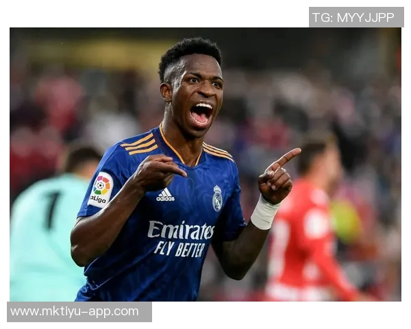 安切洛蒂训练排出424阵型维尼修斯与罗德里戈携手锋线争胜 安切洛蒂训练排出424阵型维尼修斯与罗德里戈携手锋线争胜