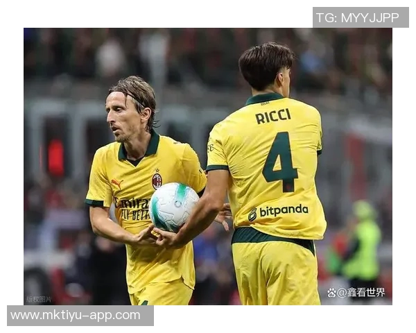 米兰2526赛季全家福揭晓阿莱格里与莫德里奇同框引发热议