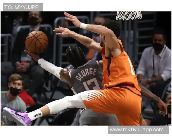 泰伦卢赞尼德豪泽拼劲十足能量满满抢板盖帽表现出色贡献六个进攻篮板 泰伦卢赞尼德豪泽拼劲十足能量满满抢板盖帽表现出色贡献六个进攻篮板