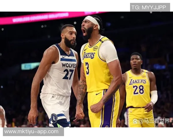 迪文岑佐半场表现抢眼里德全能发挥助力球队对抗湖人