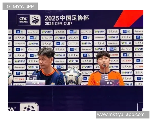 李霄鹏寄语球队专注自我展现实力期待明天比赛精彩表现