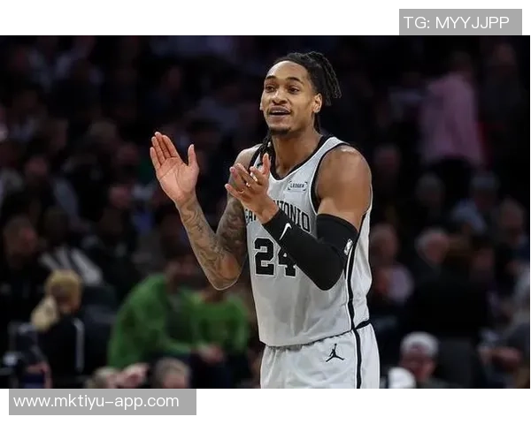 卡秃怒斥裁判判罚不公瓦塞尔手部接触并非犯规真相揭晓