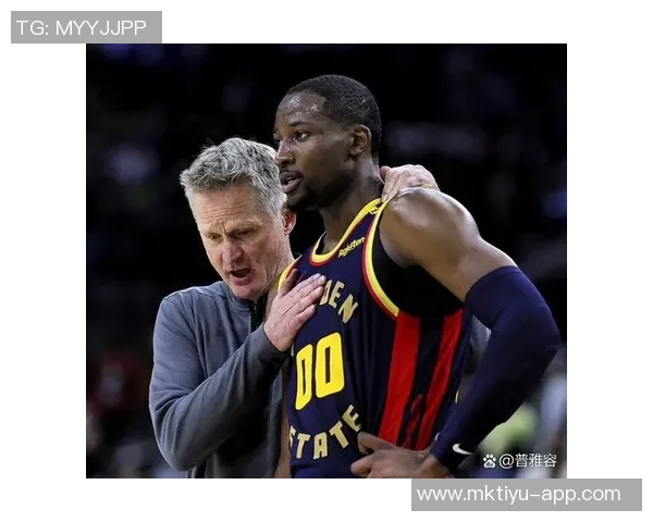 库里独占鳌头NBA历史单场10三分表现中占比达25