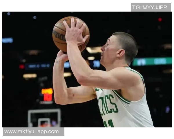 普理查德全场最低正负值3011投5中贡献12分4篮板表现分析