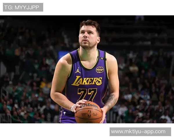 湖人队友收礼物东契奇去年圣诞节送卡丁车给独行侠全队