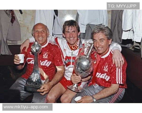 福勒回顾利物浦队史四大传奇球星杰拉德达格利什拉什与巴恩斯的辉煌成就 福勒回顾利物浦队史四大传奇球星杰拉德达格利什拉什与巴恩斯的辉煌成就